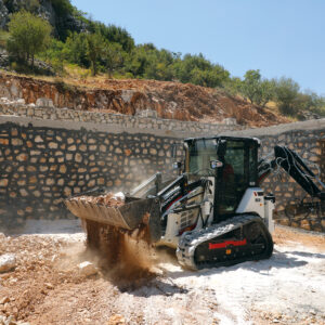 Alternative view of BACKHOE LOADER - HMK 62 T