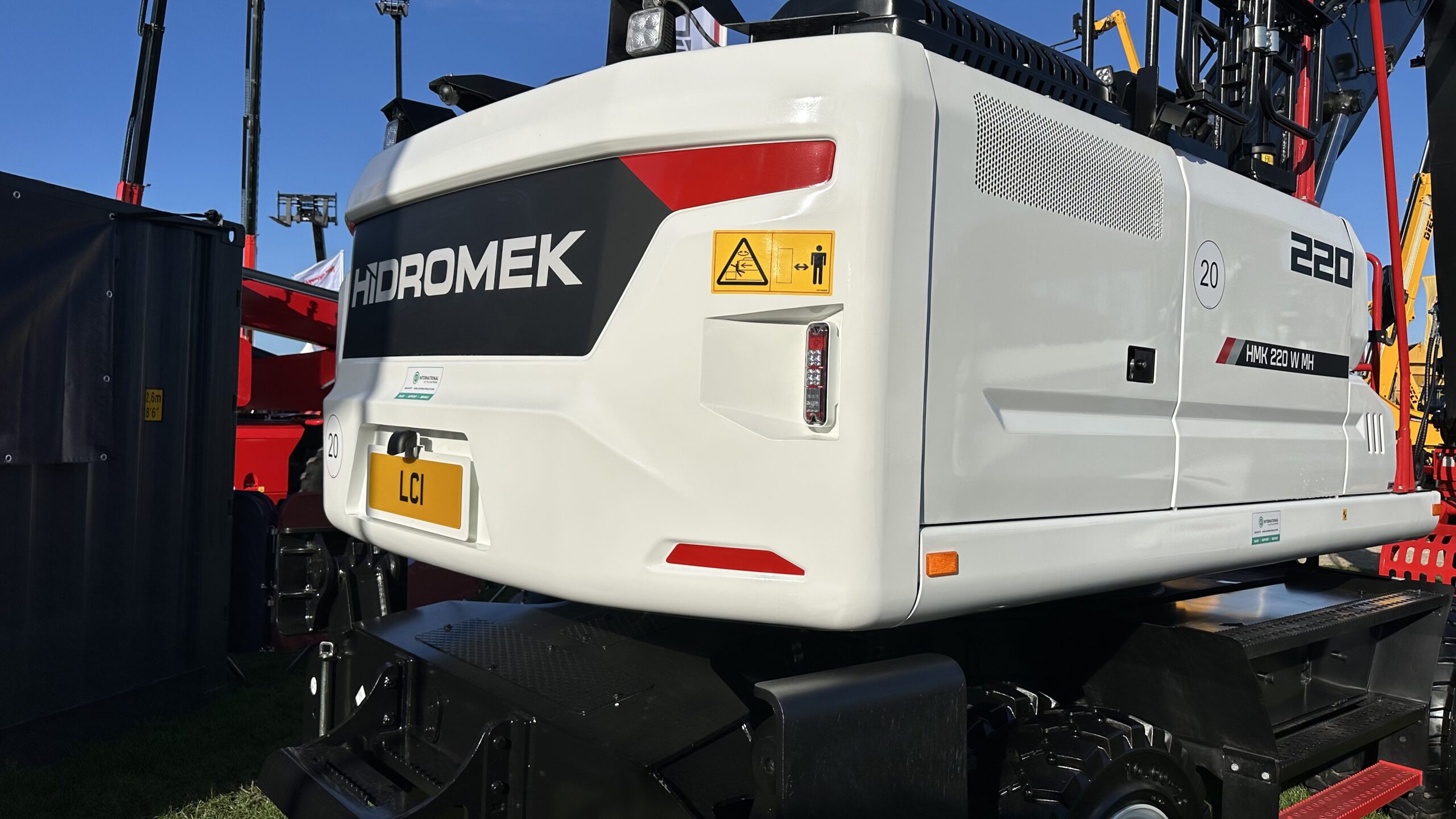 MATERIAL HANDLER - HMK 220W MH-5 - Image 17
